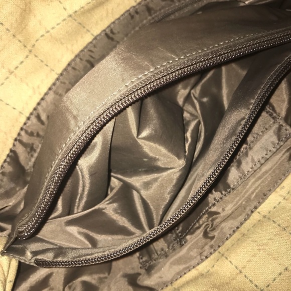 ‼️Bundle & Save‼️ TOMMY HILFIGER Leather Bag - Picture 5 of 8